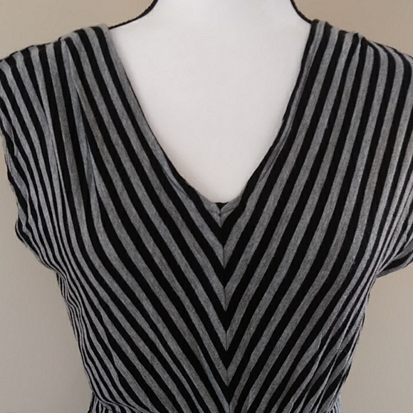 Mossimo Striped V Neckline High Low Hem Dress M Gray Black Stripes - Picture 6 of 13